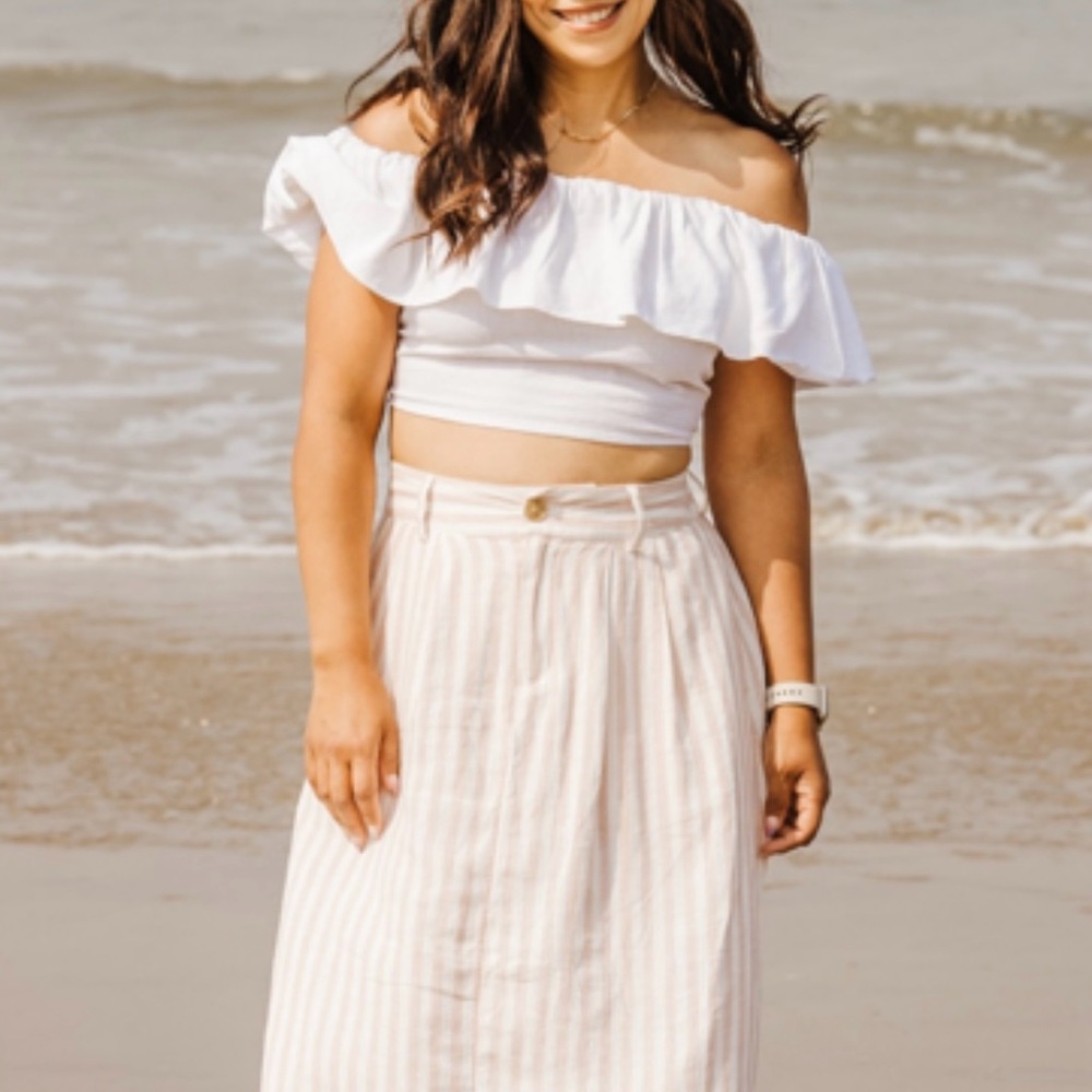 Women’s Ruffle Sleeve Off the Shoulder Linen Blouse - Picture 5 of 5